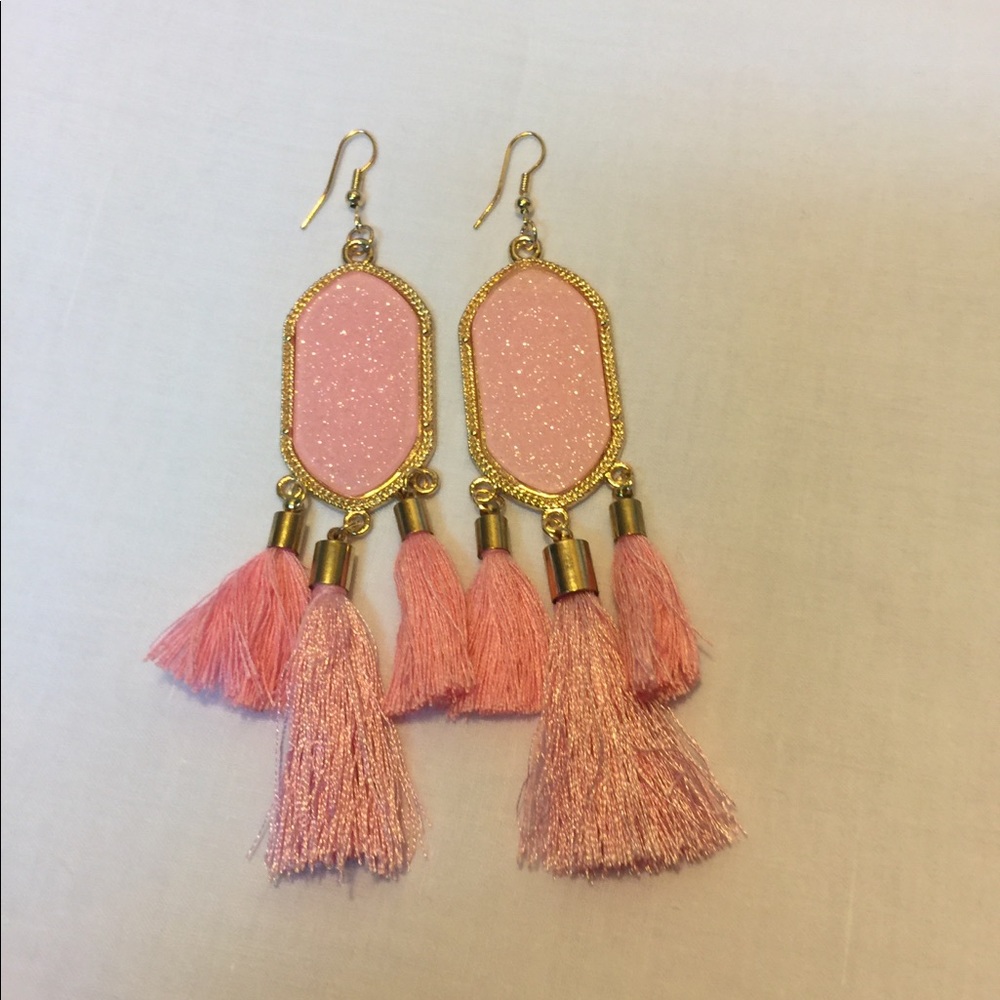 Light Pink Tassel Eardrop Earrings
